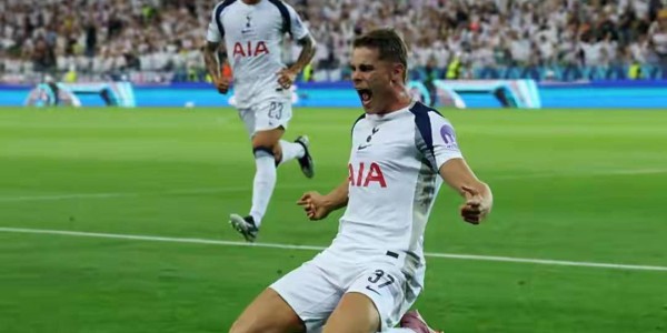 疯狂欧超杯，大巴黎2-2绝平，点球6-5逆转热刺，夺冠创造历史